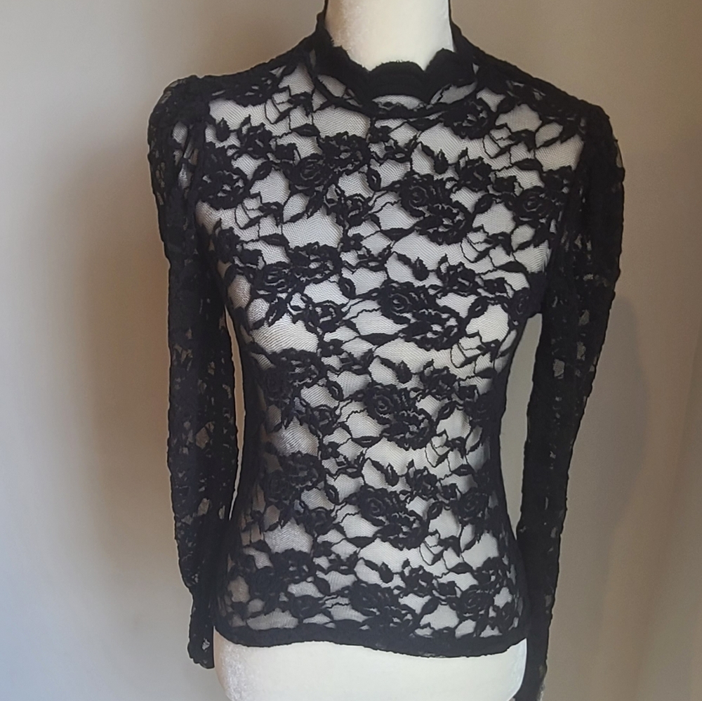 Long sleeve lace top